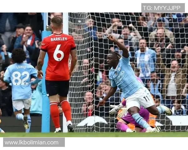 英超激战:里昂狂胜曼联五球惨败引发全场震动