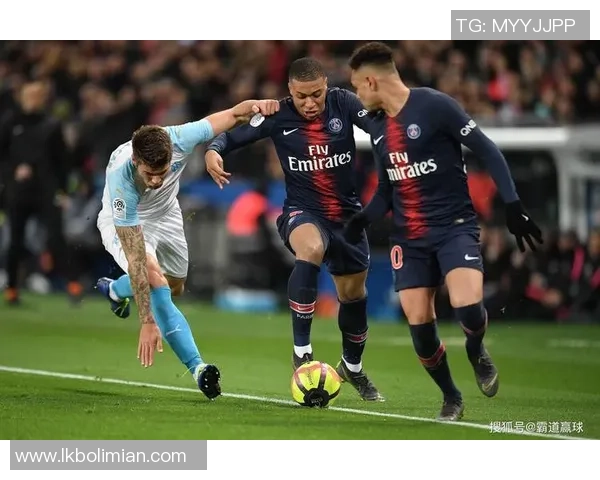 友谊赛巴黎圣日耳曼与那不勒斯战平战术分析与绝杀瞬间回顾